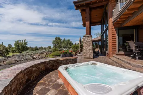 Exterior - 65719 Cairn Ct, Bend, OR 97701 photo 7 of 20