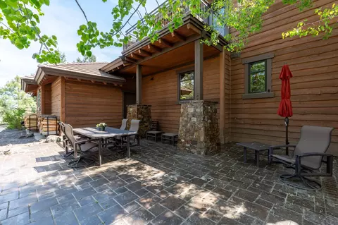 Exterior - 65719 Cairn Ct, Bend, OR 97701 photo 13 of 20