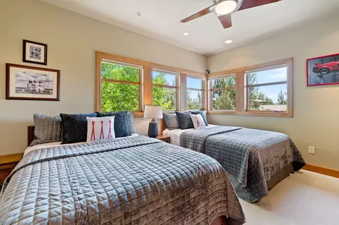 Bedroom - 65719 Cairn Ct, Bend, OR 97701 photo 5 of 9