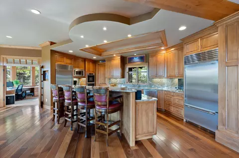 Kitchen - 65719 Cairn Ct, Bend, OR 97701 photo 9 of 9