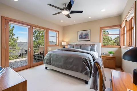 Bedroom - 65719 Cairn Ct, Bend, OR 97701 photo 6 of 9