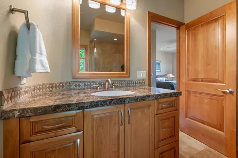 Bath - 65719 Cairn Ct, Bend, OR 97701 photo 6 of 8