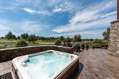 Exterior - 65719 Cairn Ct, Bend, OR 97701 photo 8 of 20