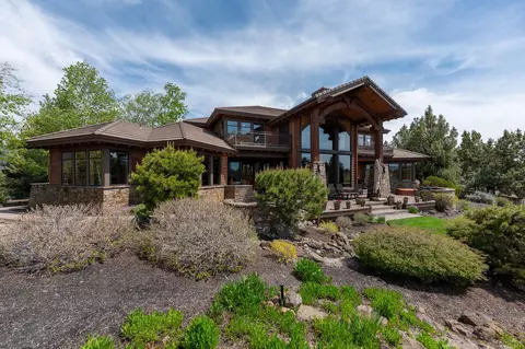 Exterior - 65719 Cairn Ct, Bend, OR 97701 photo 17 of 20