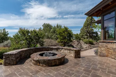Exterior - 65719 Cairn Ct, Bend, OR 97701 photo 5 of 20