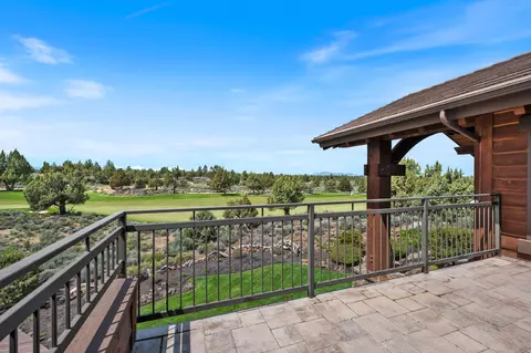 Exterior - 65719 Cairn Ct, Bend, OR 97701 photo 10 of 20