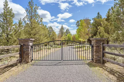 63620 Hughes Rd, Bend, OR 97701 photo 34
