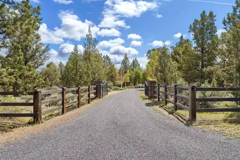 63620 Hughes Rd, Bend, OR 97701 photo 35
