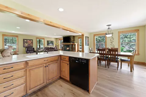 63620 Hughes Rd, Bend, OR 97701 photo 17