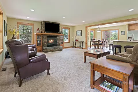 63620 Hughes Rd, Bend, OR 97701 photo 9