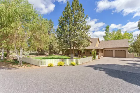 63620 Hughes Rd, Bend, OR 97701 photo 3