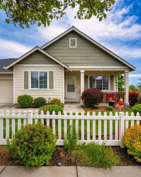 3810 SW 30th Ct SW, Redmond, OR 97756