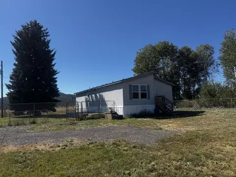 27022 Lane St, Sprague River, OR 97639
