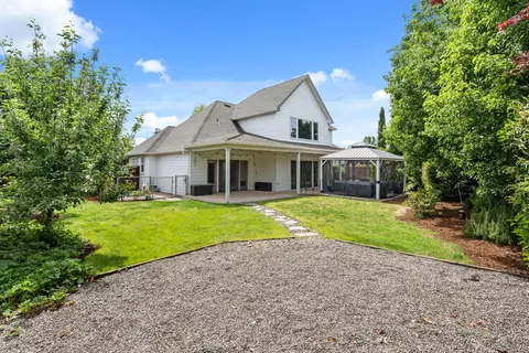 Exterior - 131 Bellerive Dr, Eagle Point, OR 97524 photo 2 of 10