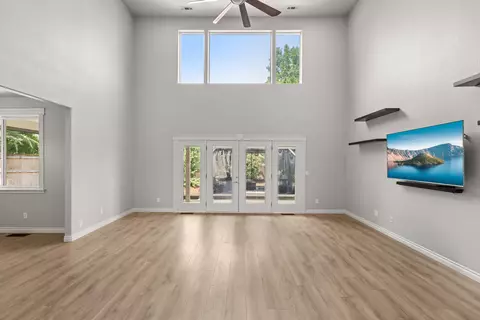 Living - 131 Bellerive Dr, Eagle Point, OR 97524 photo 2 of 7