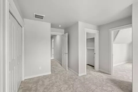 Entry Way - 131 Bellerive Dr, Eagle Point, OR 97524 photo 1 of 6