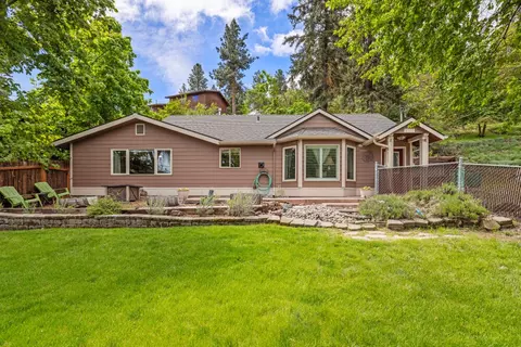 1007 Lakeshore Dr, Klamath Falls, OR 97601