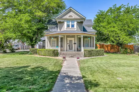 504 S Oakdale Ave, Medford, OR 97501