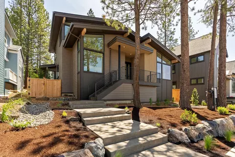 2988 NW Polarstar Ave #22, Bend, OR 97703
