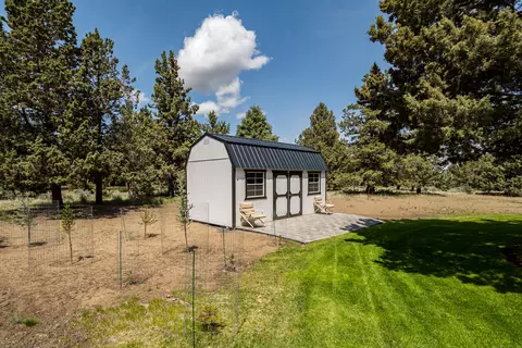 Exterior - 23308 Chisholm Trl, Bend, OR 97702 photo 17 of 18