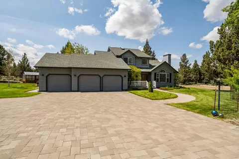 Exterior - 23308 Chisholm Trl, Bend, OR 97702 photo 1 of 18