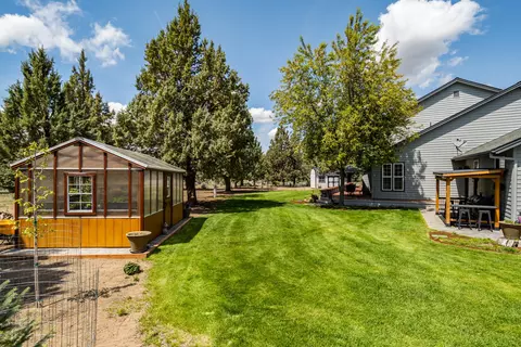 Exterior - 23308 Chisholm Trl, Bend, OR 97702 photo 12 of 18