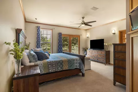 Bedroom - 23308 Chisholm Trl, Bend, OR 97702 photo 1 of 3