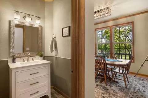 Entry Way - 23308 Chisholm Trl, Bend, OR 97702 photo 4 of 5
