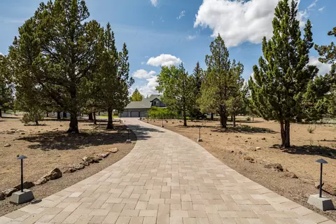 Exterior - 23308 Chisholm Trl, Bend, OR 97702 photo 7 of 18