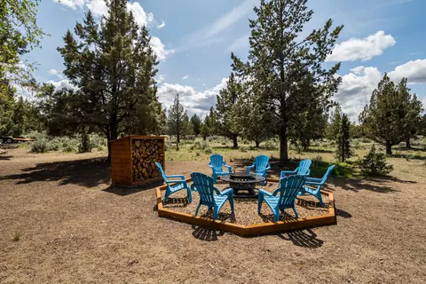 Exterior - 23308 Chisholm Trl, Bend, OR 97702 photo 16 of 18