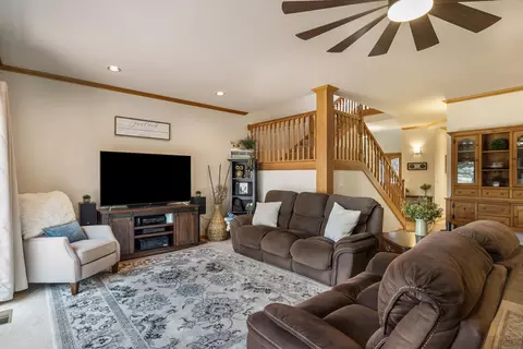 Living - 23308 Chisholm Trl, Bend, OR 97702 photo 4 of 5