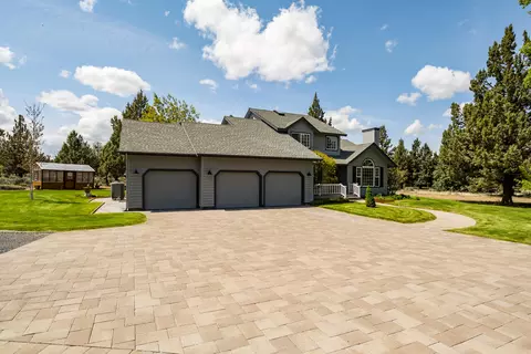 Exterior - 23308 Chisholm Trl, Bend, OR 97702 photo 8 of 18