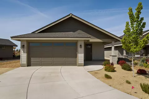 2525 NW Redwood Cir #18, Redmond, OR 97756