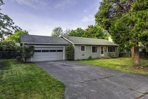 1228 E 11th St, Medford, OR 97504