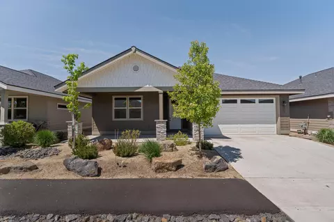 2695 NW 23rd Lp, Redmond, OR 97756