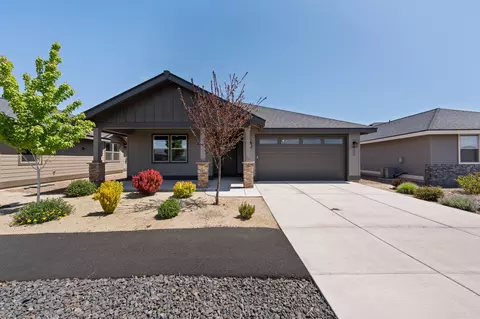 2622 NW Redwood Cir, Redmond, OR 97756