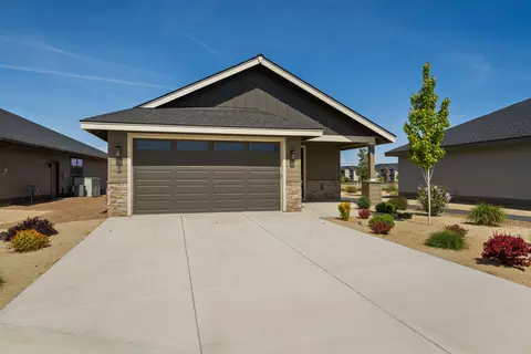 2633 NW Redwood Cir #25, Redmond, OR 97756
