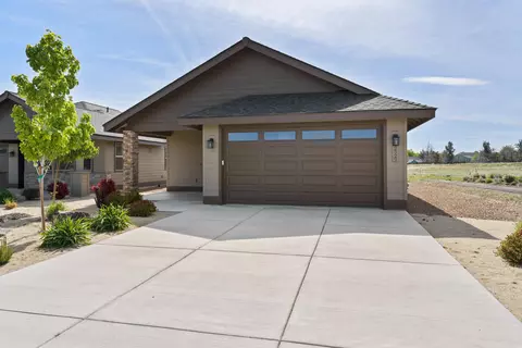 2522 NW Redwood Cir, Redmond, OR 97756