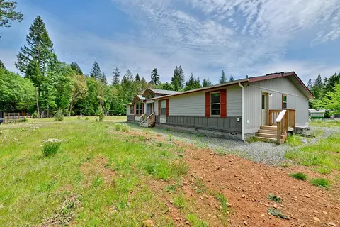 261 White Oak Dr, Cave Junction, OR 97523 photo 4