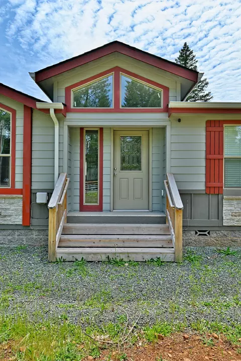 261 White Oak Dr, Cave Junction, OR 97523 photo 5