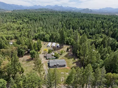 261 White Oak Dr, Cave Junction, OR 97523 photo 58