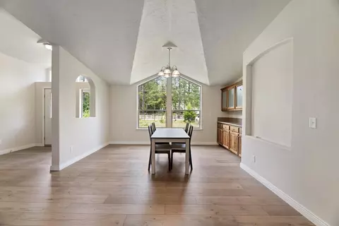 261 White Oak Dr, Cave Junction, OR 97523 photo 12