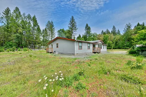 261 White Oak Dr, Cave Junction, OR 97523 photo 35