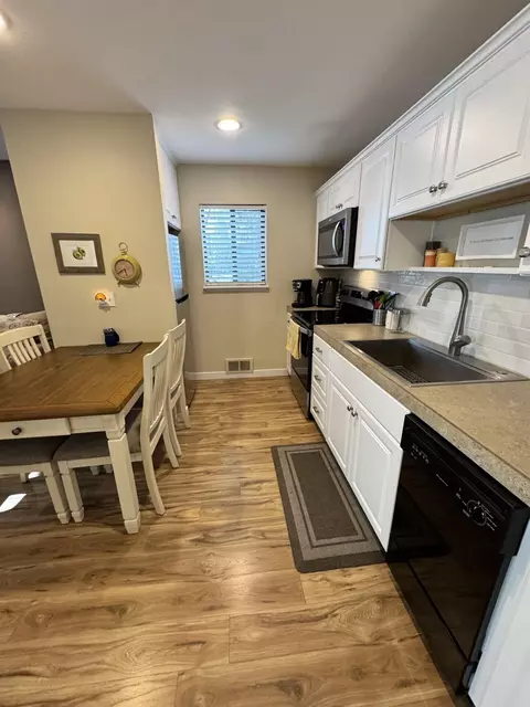 56856 Enterprise Dr #E5, Sunriver, OR 97707 photo 6