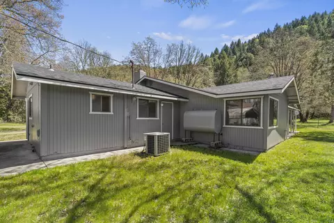 Exterior - 2800 Cedar Flat Rd, Williams, OR 97544 photo 6 of 15