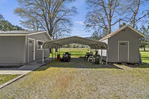 Exterior - 2800 Cedar Flat Rd, Williams, OR 97544 photo 5 of 15
