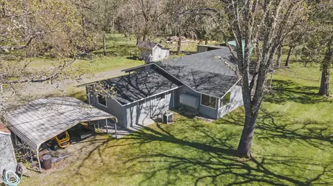 Exterior - 2800 Cedar Flat Rd, Williams, OR 97544 photo 2 of 15