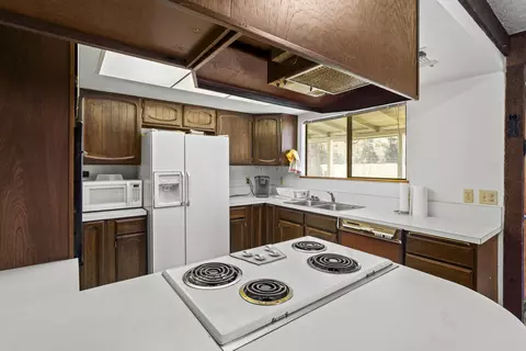 Kitchen - 2800 Cedar Flat Rd, Williams, OR 97544 photo 2 of 2