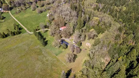 View/Area - 2800 Cedar Flat Rd, Williams, OR 97544 photo 2 of 8