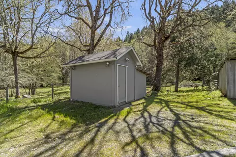 Exterior - 2800 Cedar Flat Rd, Williams, OR 97544 photo 7 of 15